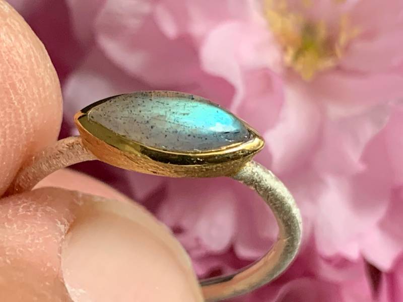 Sehr Feiner Labradorit Ring in Sterling Silber 925 Und Vergoldet Am Rand 5 Micron von AscadeInternational