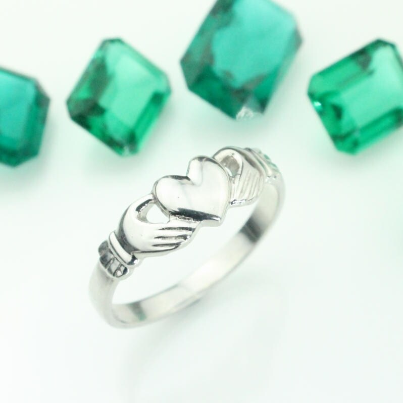 Claddagh Ring, Damen Ring Handgefertigt in Dublin, Irland. Wahlweise Feinsilber, 9K, 14K, 18K Oder Platin von Ascheron