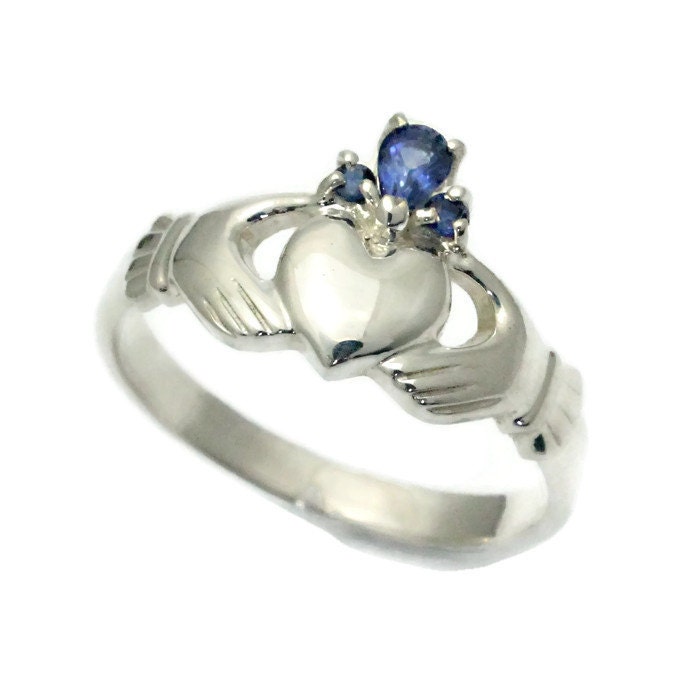 Claddagh-Ring, Echter Saphir-Claddagh-Ring. 14K Oder 18K Weiß - Gelbgold Platinplatine | Claddagh von Ascheron