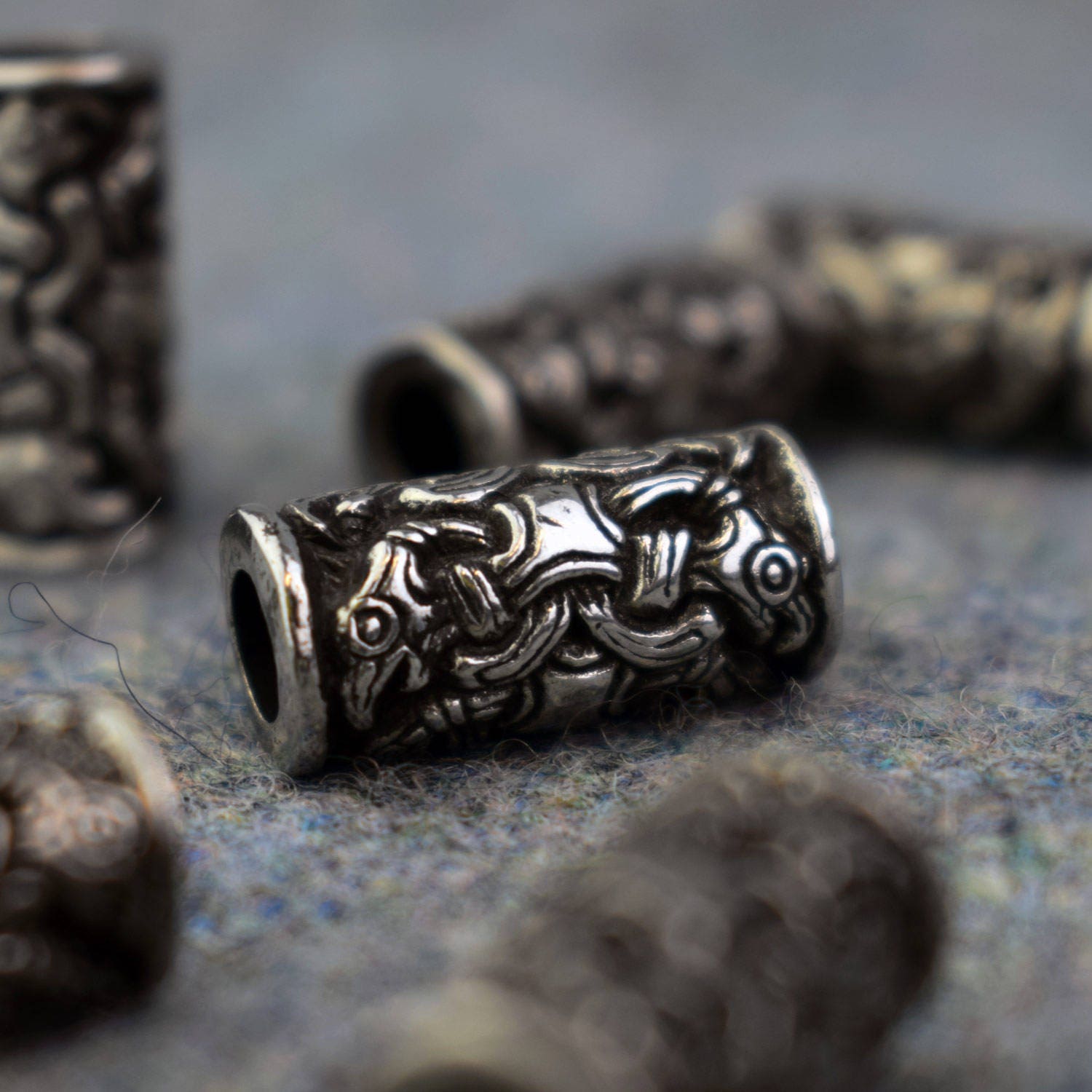 2 X Odin Rabe Zinn Wikinger Stil Perle Für Bärte, Dreads Oder Armbänder 2 X Odin Rabe Zinn Wikinger Stil Perle Für Bärte, Dreads Oder Armbänder von AsgardScotland
