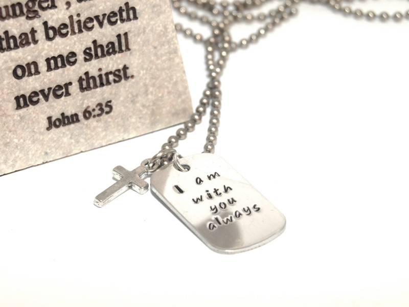 Erstkommunion Dog Tag Halskette Handgestempeltes Religiöses Geschenk Erstkommunion Dog Tag Halskette Handgestempeltes Religiöses Geschenk von AshandWinn