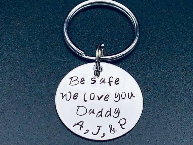 Be Safe Daddy Handgestempelte Münze, Custom Law Durchsetzung Geschenk, Militär, Polizeioffizier, Feuerwehrmann, Gold Dünne Blue Line Väter Be Safe Daddy Handgestempelte Münze, Custom Law Durchsetzung Geschenk, Militär, Polizeioffizier, Feuerwehrmann, Gold Dünne Blue Line Väter von Ashijewelers