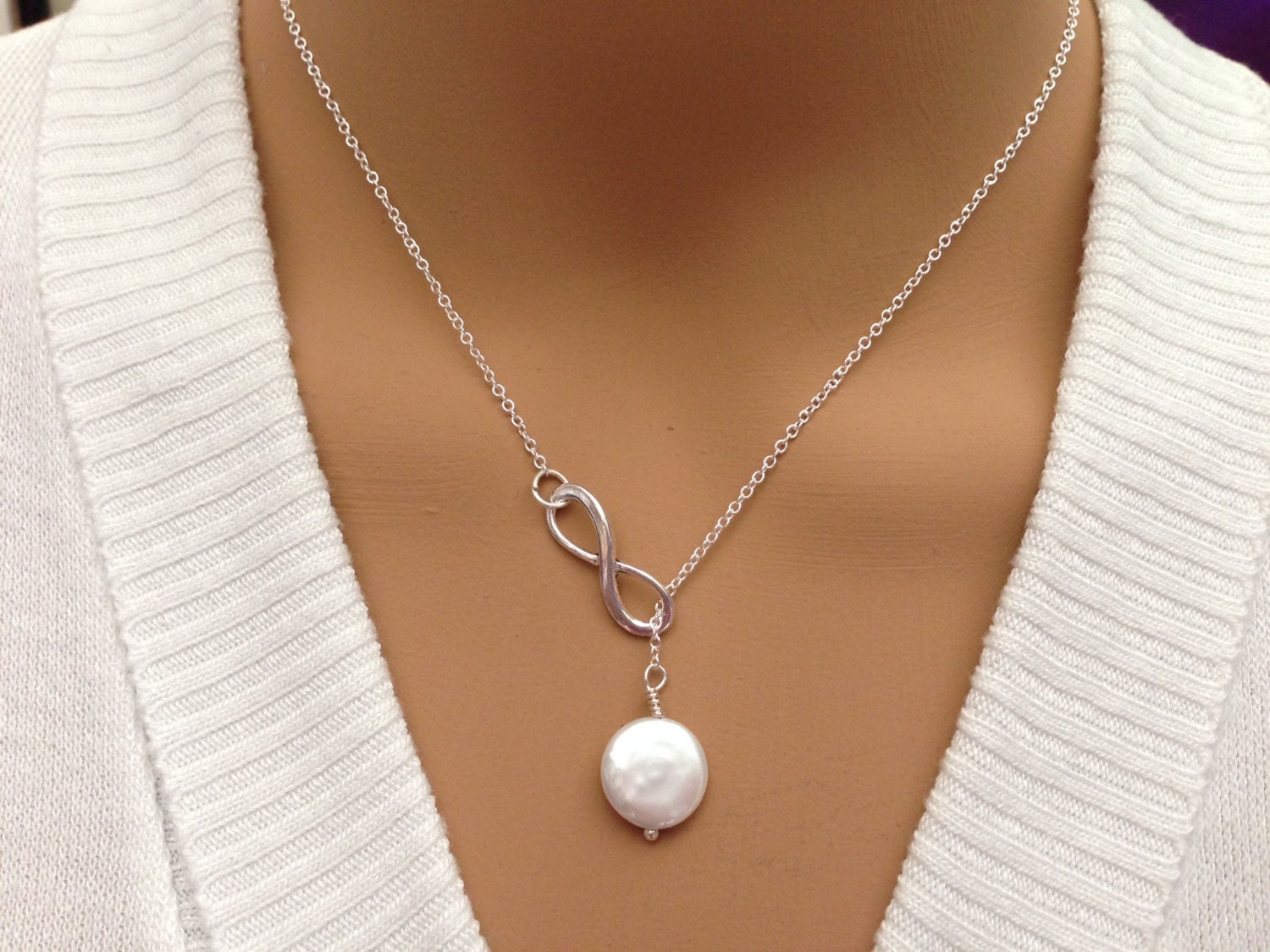 Beatiful Fresh Water Münze Perle Lariat Halskette von Ashijewelers