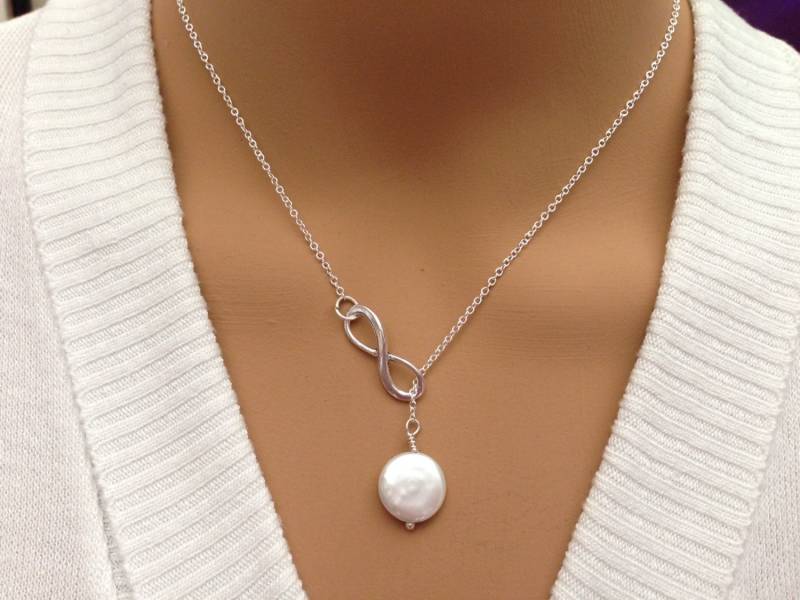 Beatiful Fresh Water Münze Perle Lariat Halskette von Ashijewelers