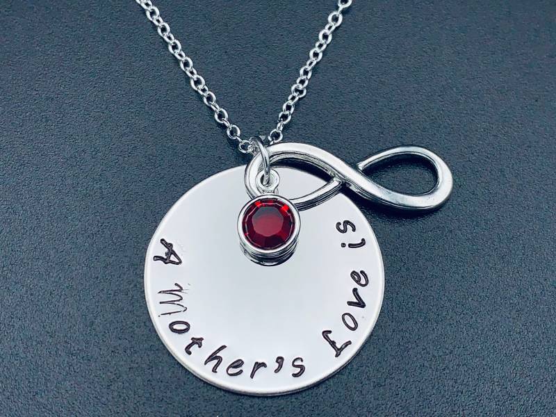 Hand Gestempelt Edelstahl-Anhänger Mit Infinity Charme Halskette - Muttertag Infinity Geschenk Für Mama Oma Nana von Ashijewelers