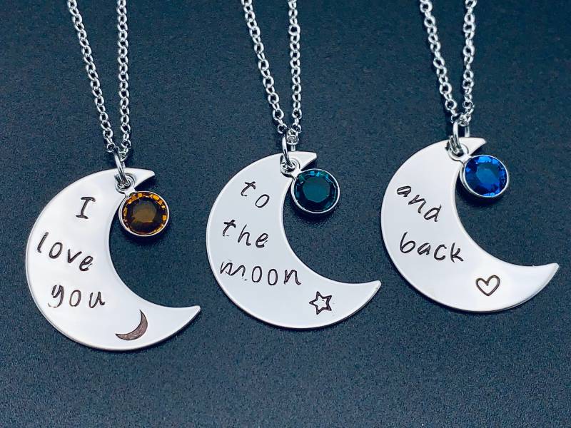 Hand Gestempelt Halskette Set - Zum Mond... Und Zurück Edelstahl Schmuck Ideal Für Paare, Beste Freunde, Geschenke Kinder Hand Gestempelt Halskette Set - Zum Mond... Und Zurück Edelstahl Schmuck Ideal Für Paare, Beste Freunde, Geschenke Kinder von Ashijewelers