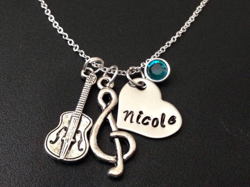 Hand Gestempelt Herz Anhänger Halskette -Musik-Liebhaber Initial Halskette, Personalisierte Schmuck, Geschenk Für Musikliebhaber, Musiklehrer von Ashijewelers