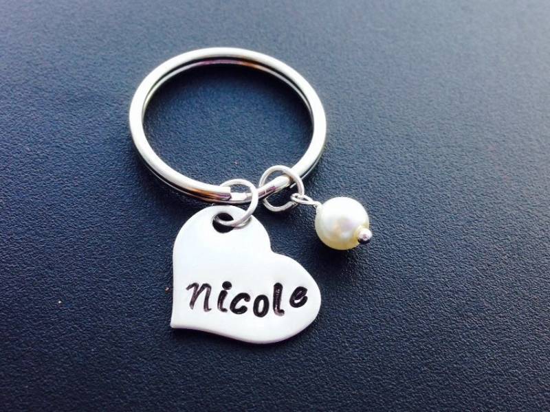 Hand Gestempelt Herz Form Schlüsselanhänger - Jahrestag Geschenk Für Ihn-Geschenk Her-Valentine-Tag-Personalisierte Edelstahl von Ashijewelers