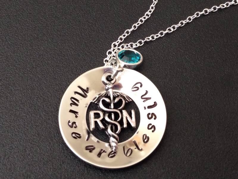 Hand Gestempelt Schmuck/Rn Halskette Krankenschwestern Student-Rn Zu Lpn Oder Cadeceus Charme-Nursing Graduate Geschenk von Ashijewelers