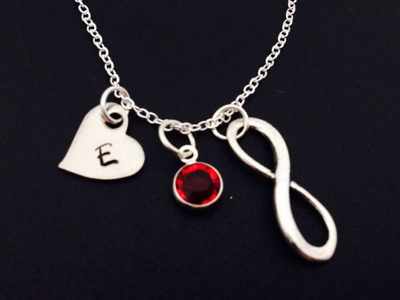 Infinity-Halskette, Edelstahl Initial & Birthstone Halskette, Mütter Freundschaft Personalisierte Halskette Geschenk Für Mama von Ashijewelers