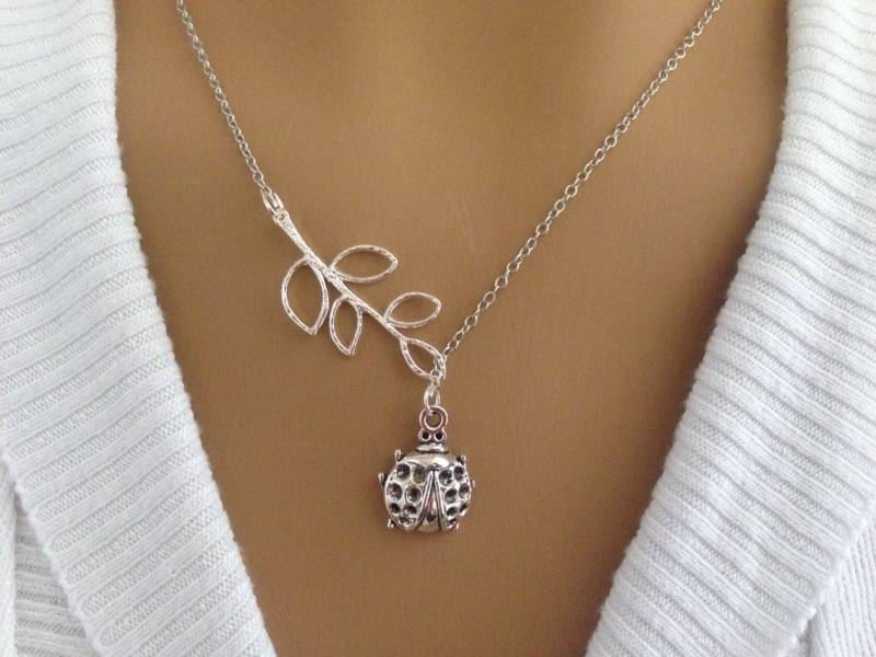 Lariat Stil Silber Blatt Und Glück Marienkäfer Halskette von Ashijewelers