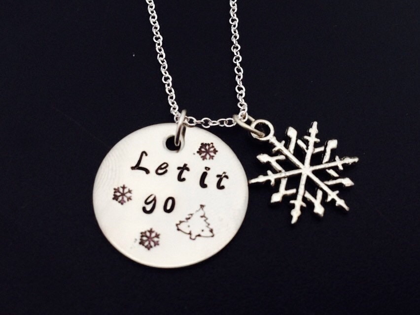 Lassen Sie Es Gehen Halskette-Edelstahl Halskette Mit Schneeflocke Charme -Geschenk Für Ihre-Frozen Inspiriert Lassen von Ashijewelers