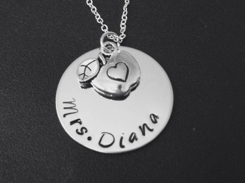 Lehrer-Dankesgeschenk - Personalisierter Schmuck Lehrer Halskette Lehrerschmuck Handgestempeltes Lehrergeschenk #25 von Ashijewelers