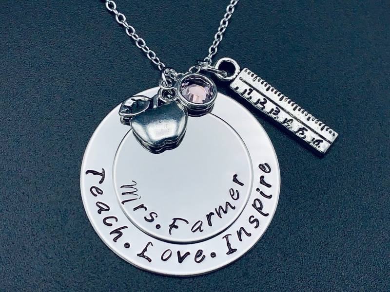 Love Inspire Teach - Lehrer-Wertschätzungsgeschenk Personalisierter Schmuck Lehrer Halskette Lehrerschmuck Handgestempeltes Lehrergeschenk #2 von Ashijewelers