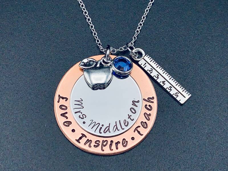 Love Inspire Teach - Lehrer-Wertschätzungsgeschenk Personalisierter Schmuck Lehrer Halskette Lehrerschmuck Handgestempeltes Lehrergeschenk #3 von Ashijewelers