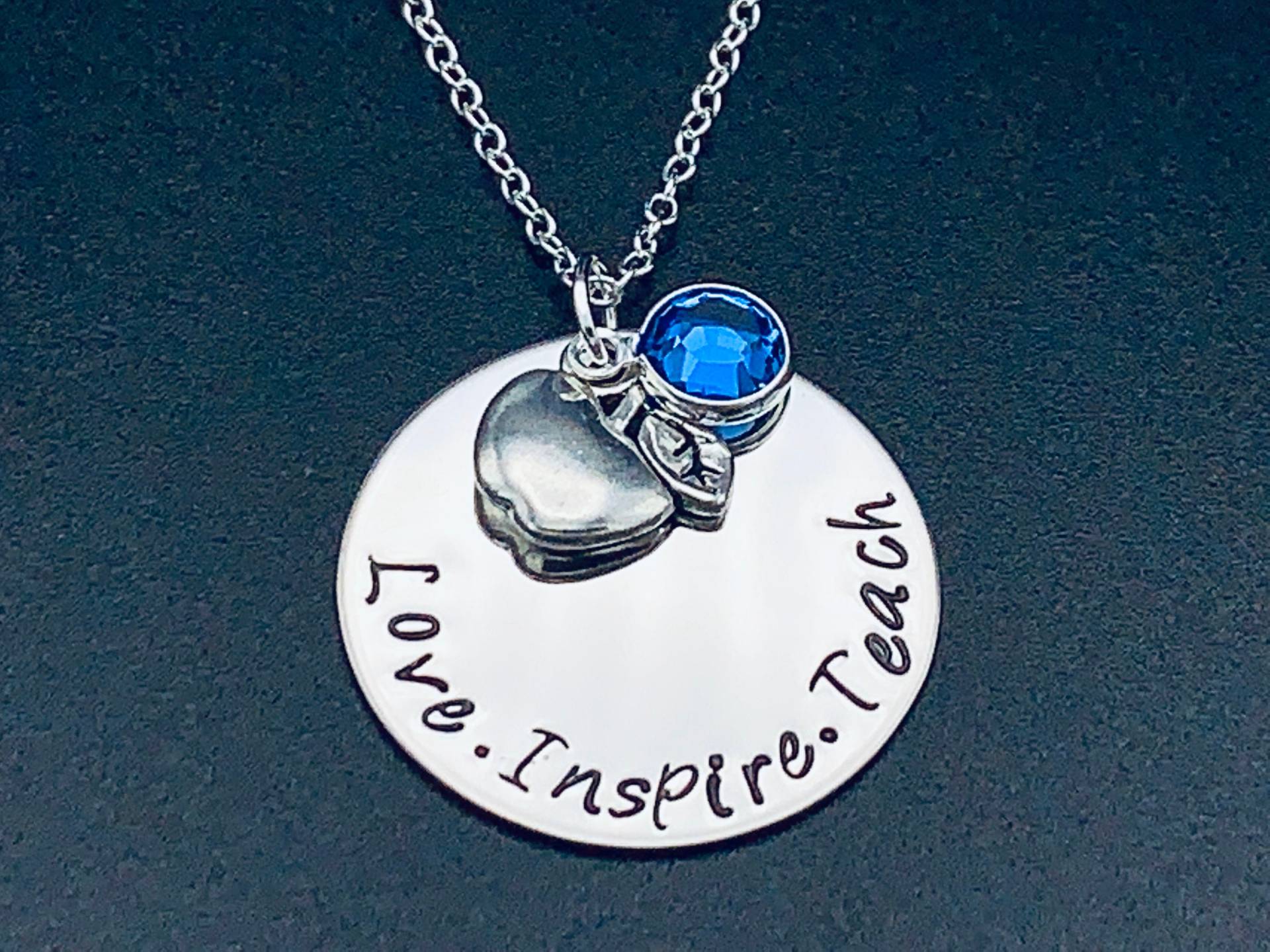 Love Inspire Teach - Lehrer-Wertschätzungsgeschenk Personalisierter Schmuck Lehrer Halskette Lehrerschmuck Handgestempeltes Lehrergeschenk #d von Ashijewelers