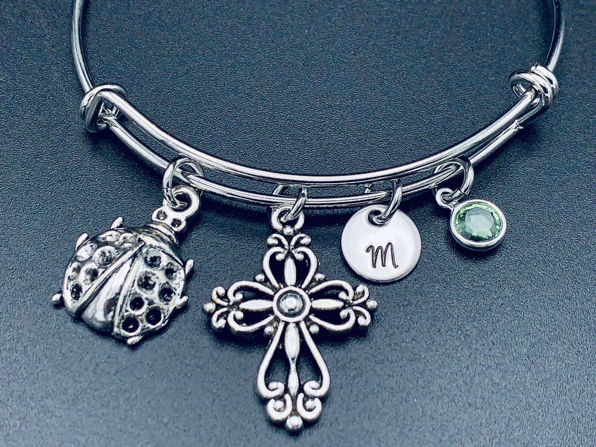 Marienkäfer Armreif, Lady Käfer, Marienkäfer, Antike Erweiterbare Personalisierte Armband, Charm Monogramm, Erste Armband von Ashijewelers