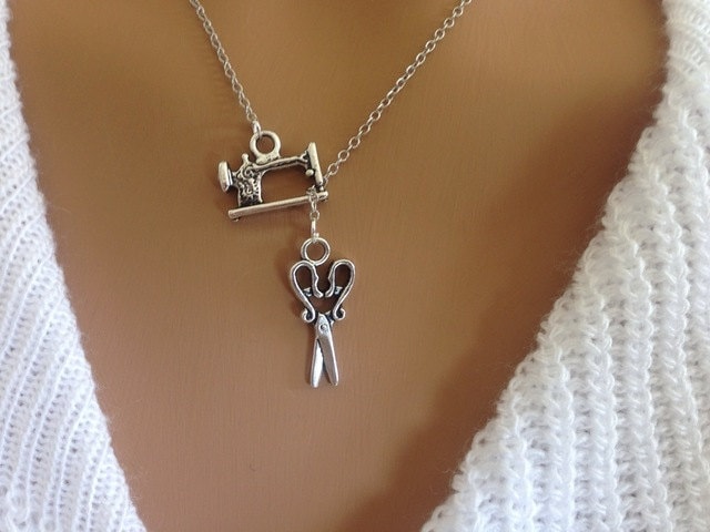 Nähmaschine Halskette/Schere Y Form Geschenk Für Schneiderin von Ashijewelers