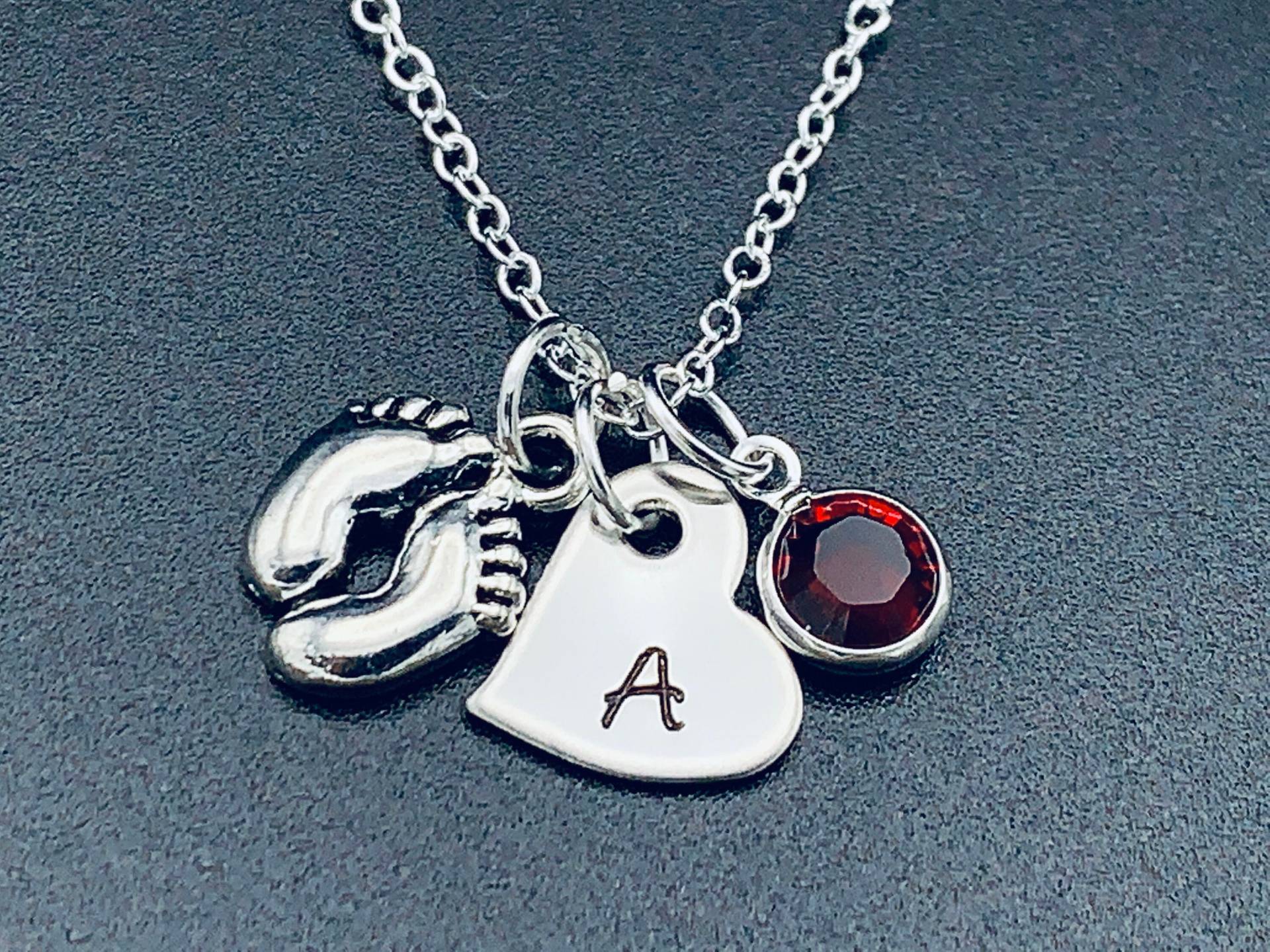 Neue Mutter, Mama Zu Sein, Neue Schmuck, Geschenk, Baby Füße Halskette, Einzigartige Baby-Dusche, Geschenke Für Süße Geschenke von Ashijewelers