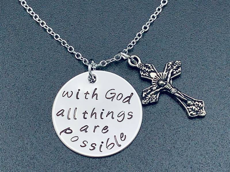 Personalisierte Halskette "Mit Gott Sind Alle Dinge Möglich" Matthäus 1926 - Hand Gestempelter Anhänger Kreuz von Ashijewelers