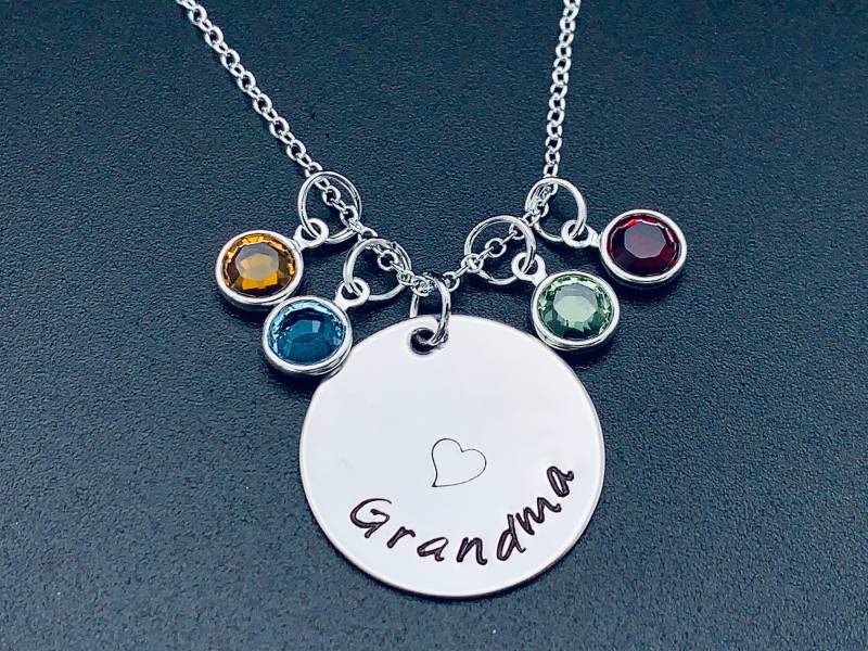 Personalisierte Halskette "Oma" Handgestempelt - Edelstahl Bereit Für Schiff-Halskette Oma Großmutter Opa Mama Personalisierte Halskette "Oma" Handgestempelt - Edelstahl Bereit Für Schiff-Halskette Oma Großmutter Opa Mama von Ashijewelers