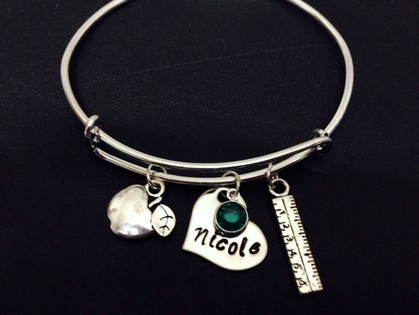 Personalisierte Lehrer Armreif, Hand Gestempelt Initial/Name - Geschenk Personalisiert, Für von Ashijewelers