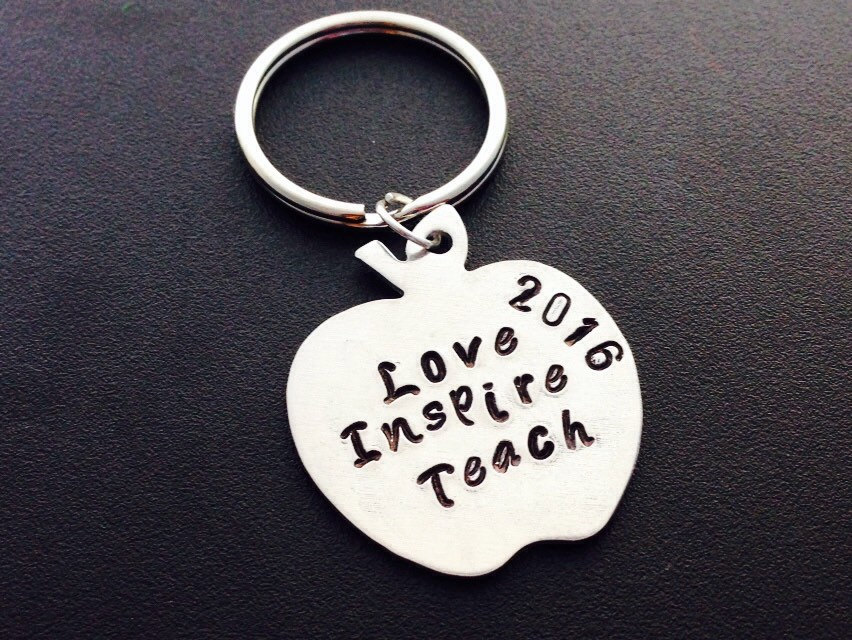Personalisierte Lehrer Geschenk - Liebe Inspirieren Lehren Ende Des Jahres Schlüsselanhänger Für von Ashijewelers