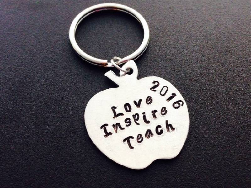 Personalisierte Lehrer Geschenk - Liebe Inspirieren Lehren Ende Des Jahres Schlüsselanhänger Für von Ashijewelers