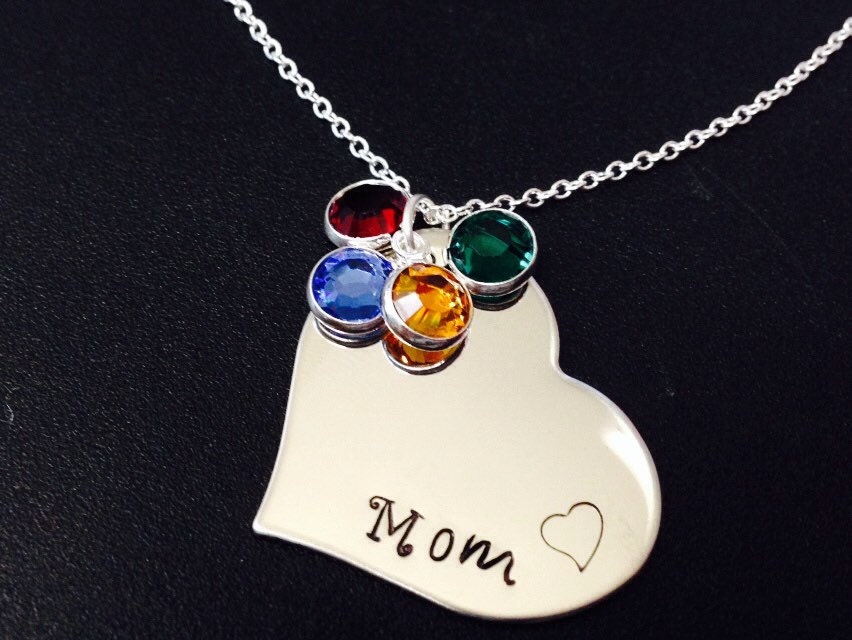 Personalisierte Mama Birthstone Halskette - Hand Gestempelt Edelstahl Herz Schmuck Muttertag Geschenk-Mama von Ashijewelers