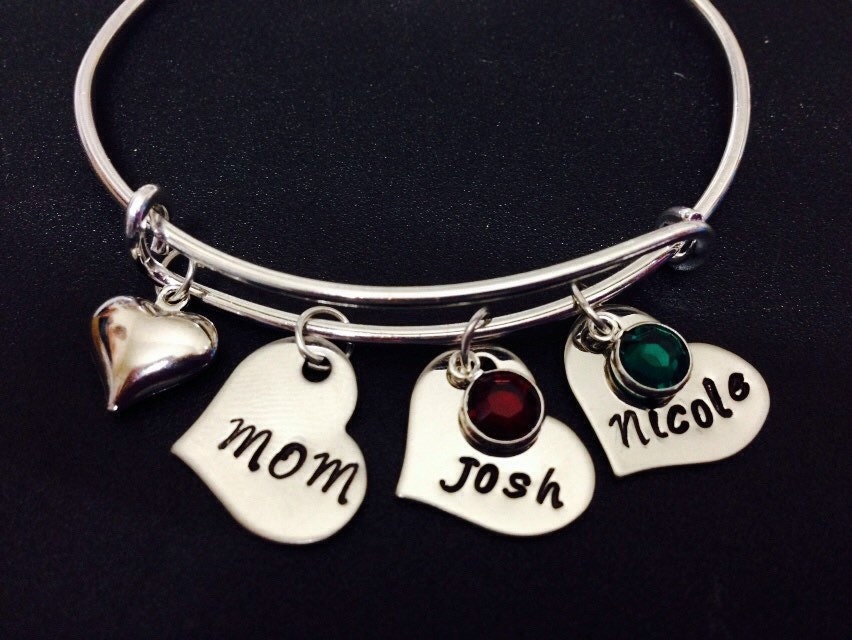Personalisierte Namen Armreif - Mama Hand Gestempelt Schmuck Erweiterbare Draht Name Birthstone Armband Familie von Ashijewelers