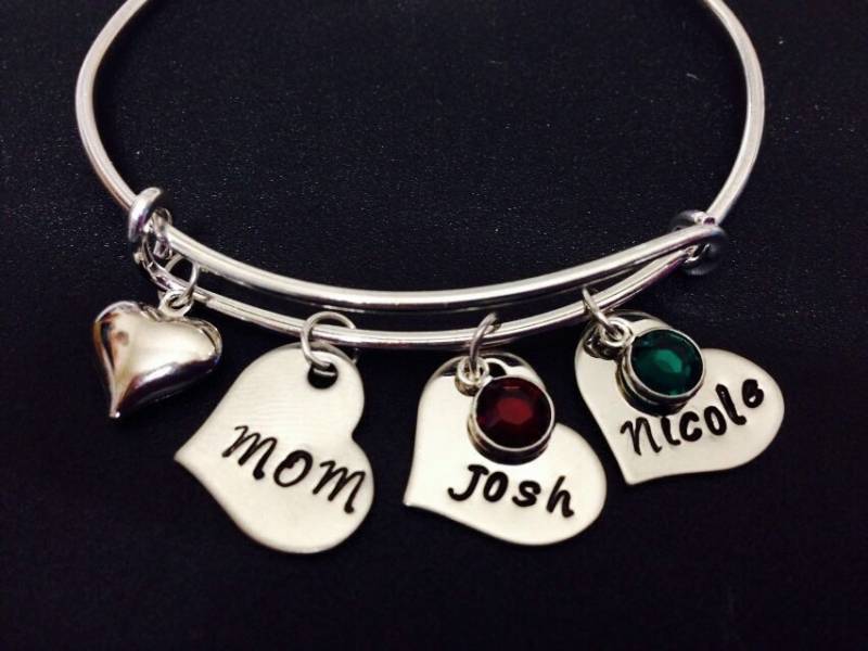 Personalisierte Namen Armreif - Mama Hand Gestempelt Schmuck Erweiterbare Draht Name Birthstone Armband Familie von Ashijewelers