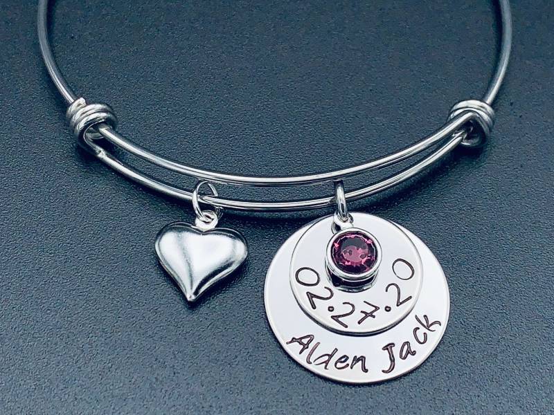 Personalisierte Namen Armreif - Mama Kinder Und Dob-Hand Gestempelt Schmuck Erweiterbare Draht Name Birthstone Armband Familie Personalisierte Namen Armreif - Mama Kinder Und Dob-Hand Gestempelt Schmuck Erweiterbare Draht Name Birthstone Armband Familie von Ashijewelers