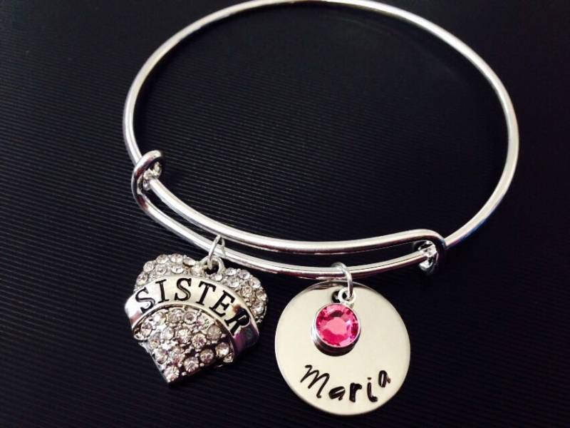 Personalisierte Namen Armreif - Schwester-Mimi Hand Gestempelt Schmuck Erweiterbare Draht Name Birthstone Armband Familie von Ashijewelers