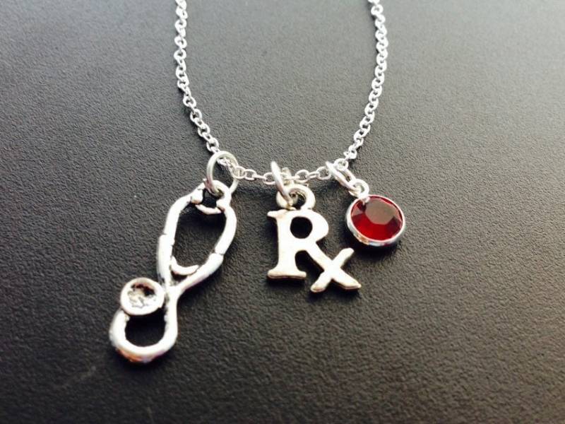 Personalisierte Rn - Arzt Halskette, Lpn Oder Cadeceus, Monogramm Benutzerdefinierte Krankenschwester Halskette von Ashijewelers