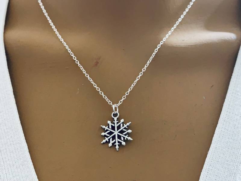 Schöne Antike Silber Schneeflocke Halskette von Ashijewelers
