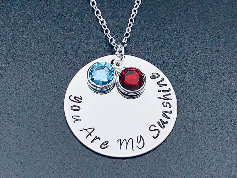 Sie Sind Meine Sonnenschein Halskette Hand Gestempelt Mit Birthstones-Familie Geburt Steine - Personalisierte Familie Halskette/Valentinstag Geschenk von Ashijewelers