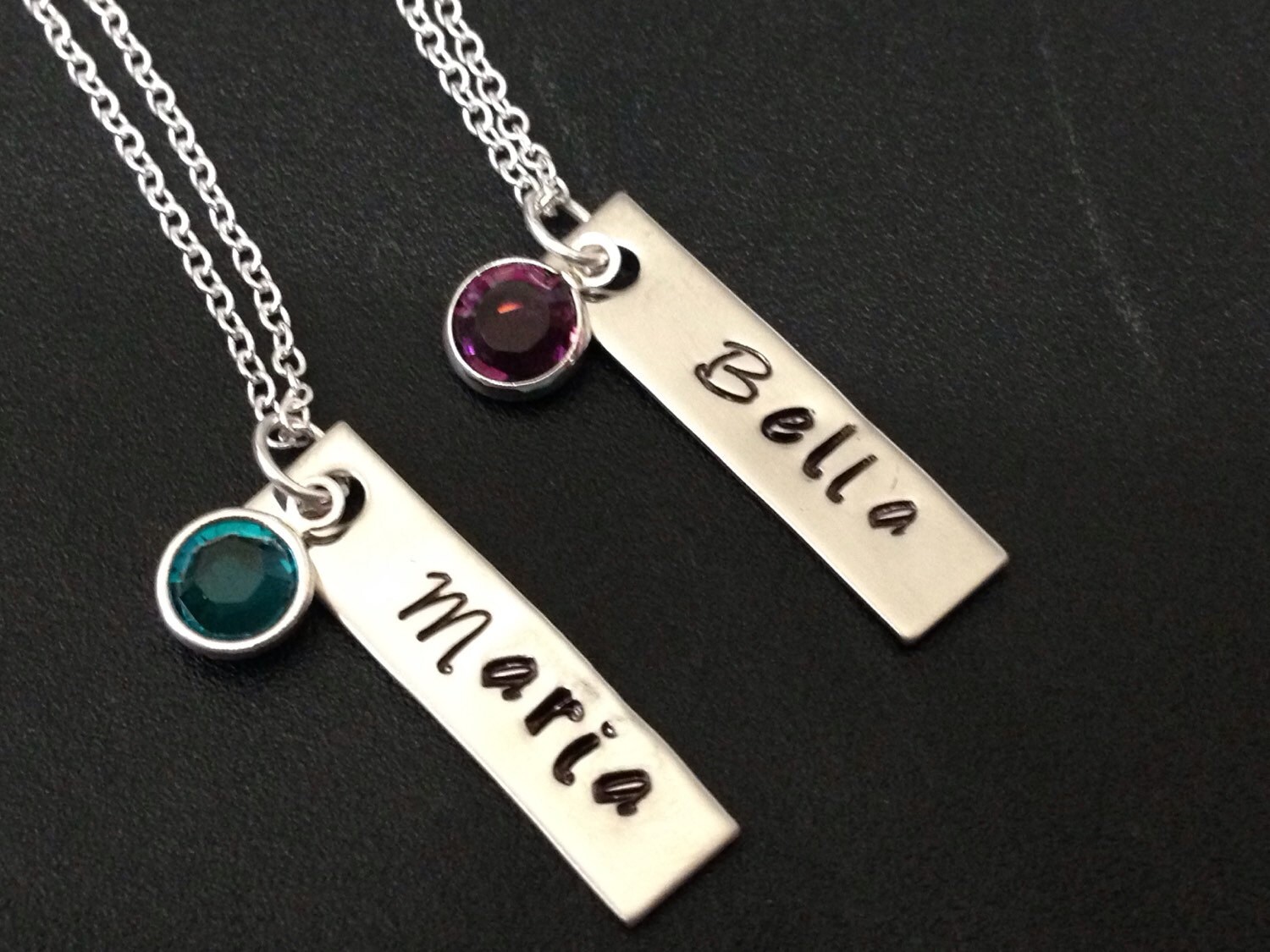 Valentinstag Geschenk/Personalisierte Initiale Rechteck Bar Edelstahl Anhänger - Personalisierter Schmuck-Name Geburtsstein Halskette von Ashijewelers