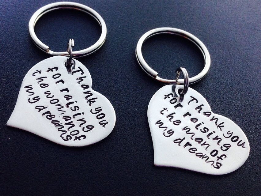 Vielen Dank Für Die Anhebung Der Mann Meiner Träume Frau Hochzeit Set Von Zwei Schwiegermutter Schlüsselanhänger von Ashijewelers