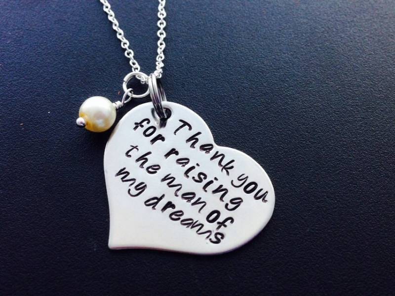 Vielen Dank Für Die Anhebung Der Mann Meiner Träume Frau Hochzeitsgeschenk Schwiegermutter Schlüsselanhänger Vielen Dank Für Die Anhebung Der Mann Meiner Träume Frau Hochzeitsgeschenk Schwiegermutter Schlüsselanhänger von Ashijewelers