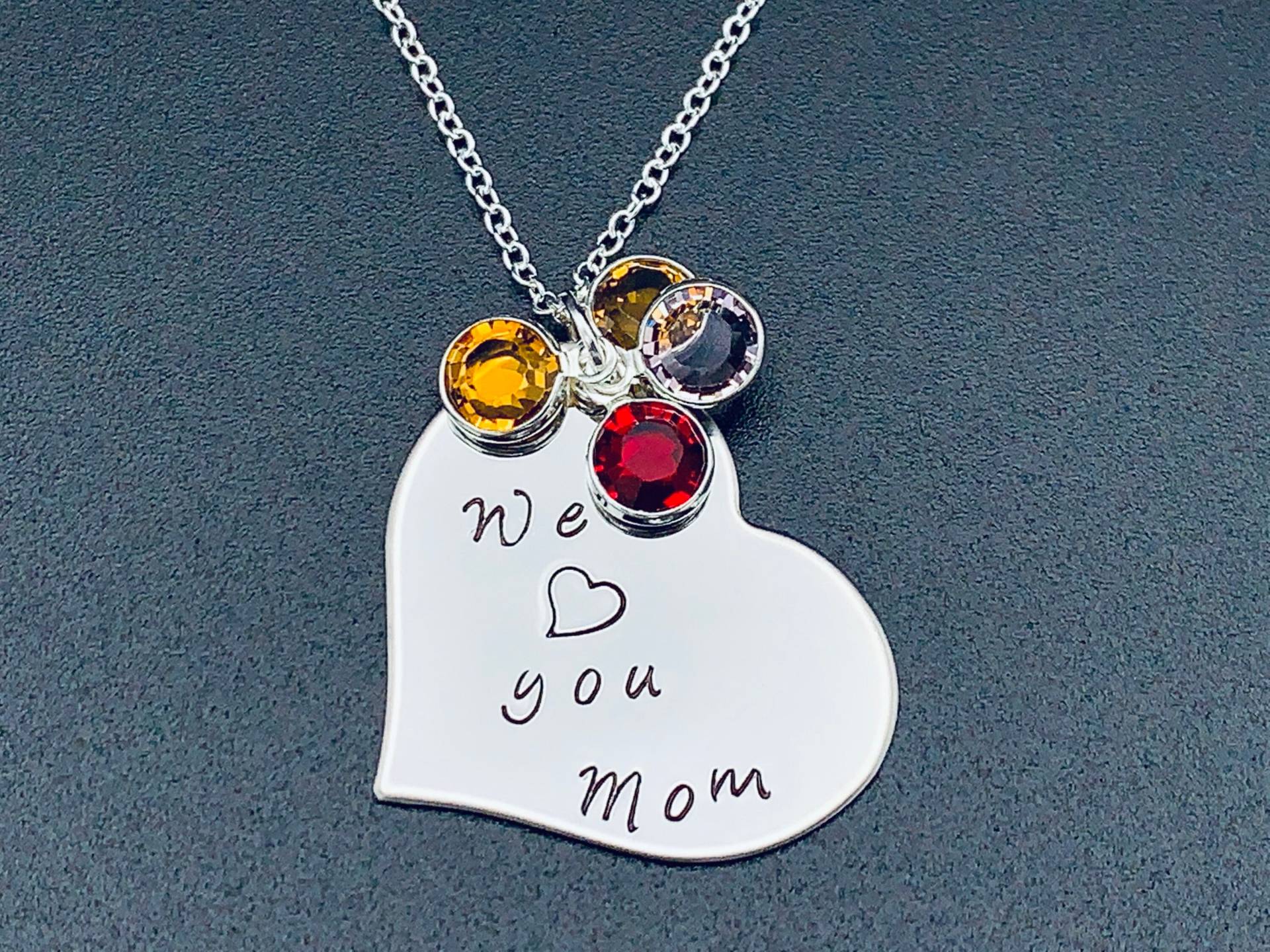 Wir Lieben Dich Mama/Personalisierte Geburtsstein Halskette - Hand Gestempelt Edelstahl Herz Muttertag Geschenk von Ashijewelers