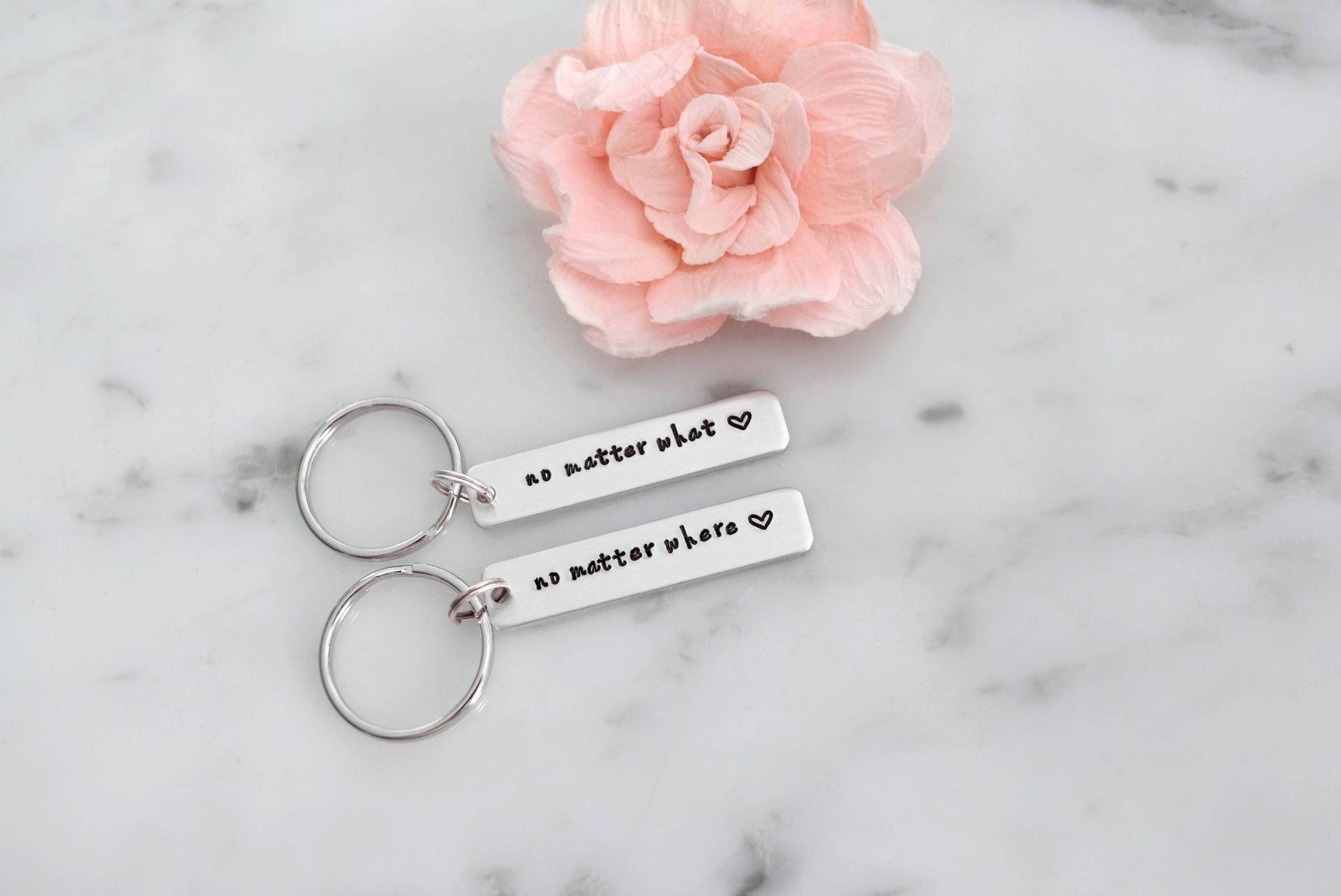 Egal Was, Egal Wo Schlüsselanhänger Set | Fernbeziehung 2Er-Set Geschenk Für Sie, Ihn, Geburtstag, Jahrestag Egal Was, Egal Wo Schlüsselanhänger Set | Fernbeziehung 2Er-Set Geschenk Für Sie, Ihn, Geburtstag, Jahrestag von AshleyBeeCollective