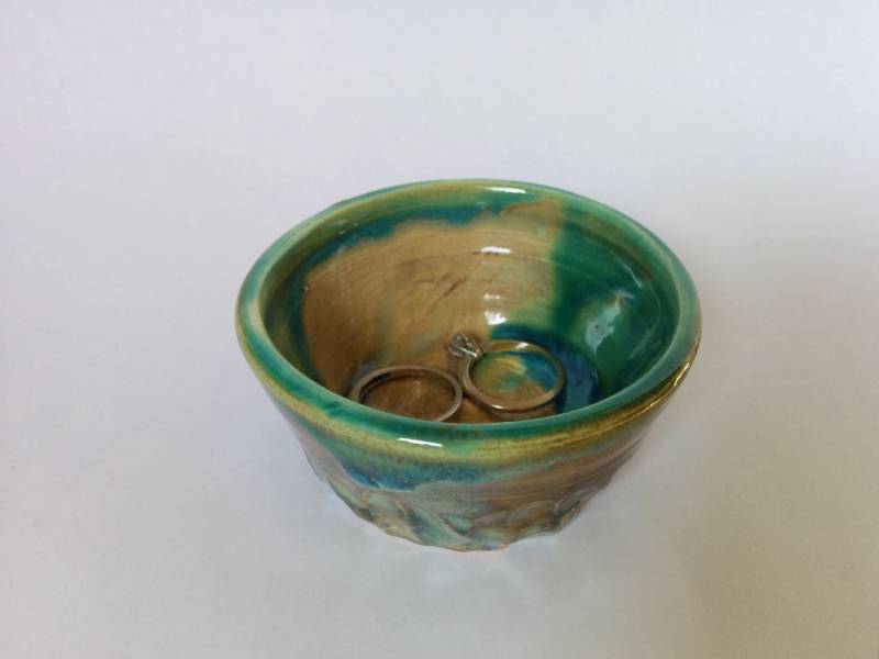 Handgemachte Keramik Ringschale, Blau Grüne Schale von AshleyBethPottery