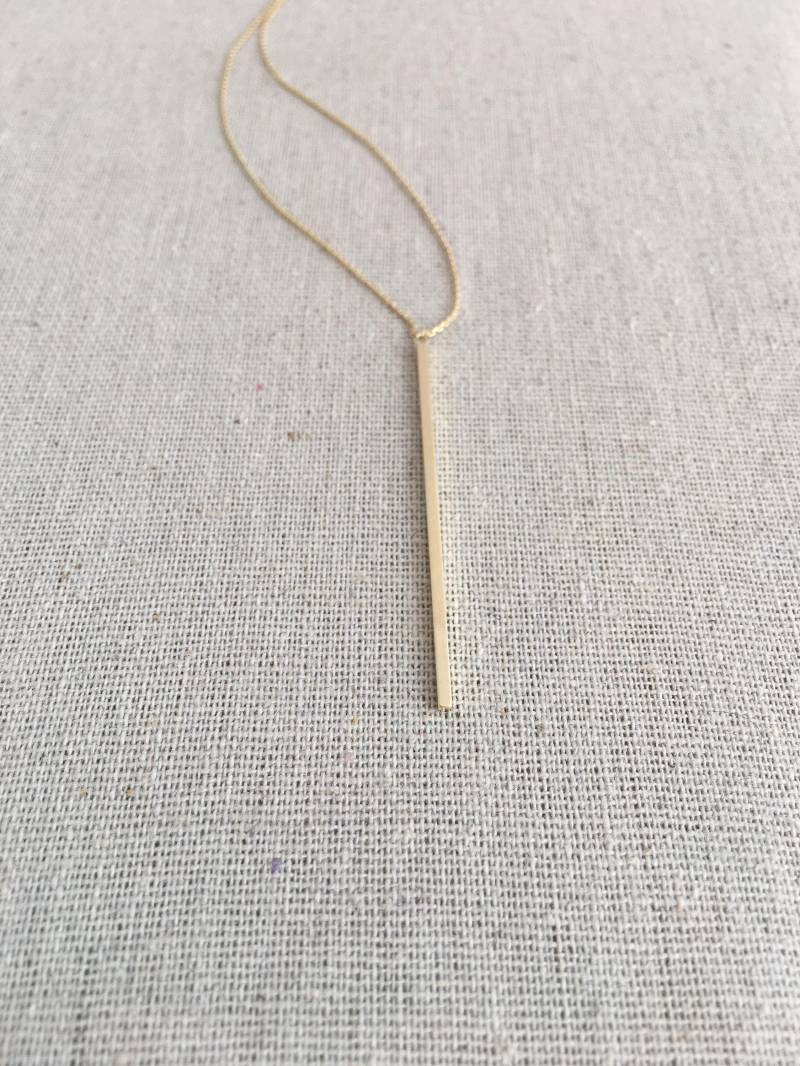 Echte 14Kt Gold Solide Lange Bar Halskette Sehr Modern Chic Stil Einstellbare Längen in 16" Bis 18" Echte 14Kt Gold Solide Lange Bar Halskette Sehr Modern Chic Stil Einstellbare Längen in 16" Bis 18" von AshleyKDesigns