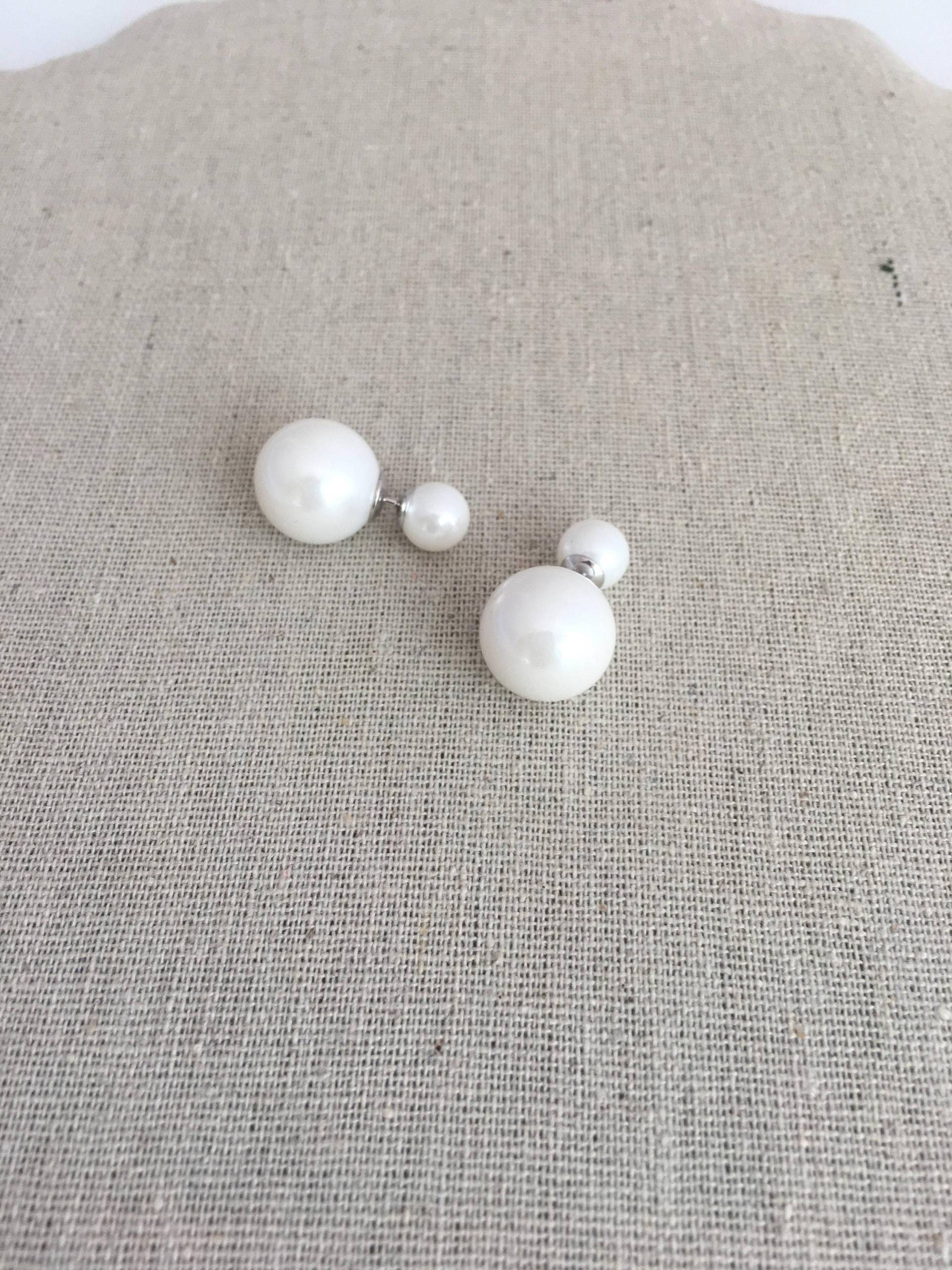 Einfache Moderne Elegante Leichte Feux Perle Ohrringe Silber Einfache Moderne Elegante Leichte Feux Perle Ohrringe Silber von AshleyKDesigns