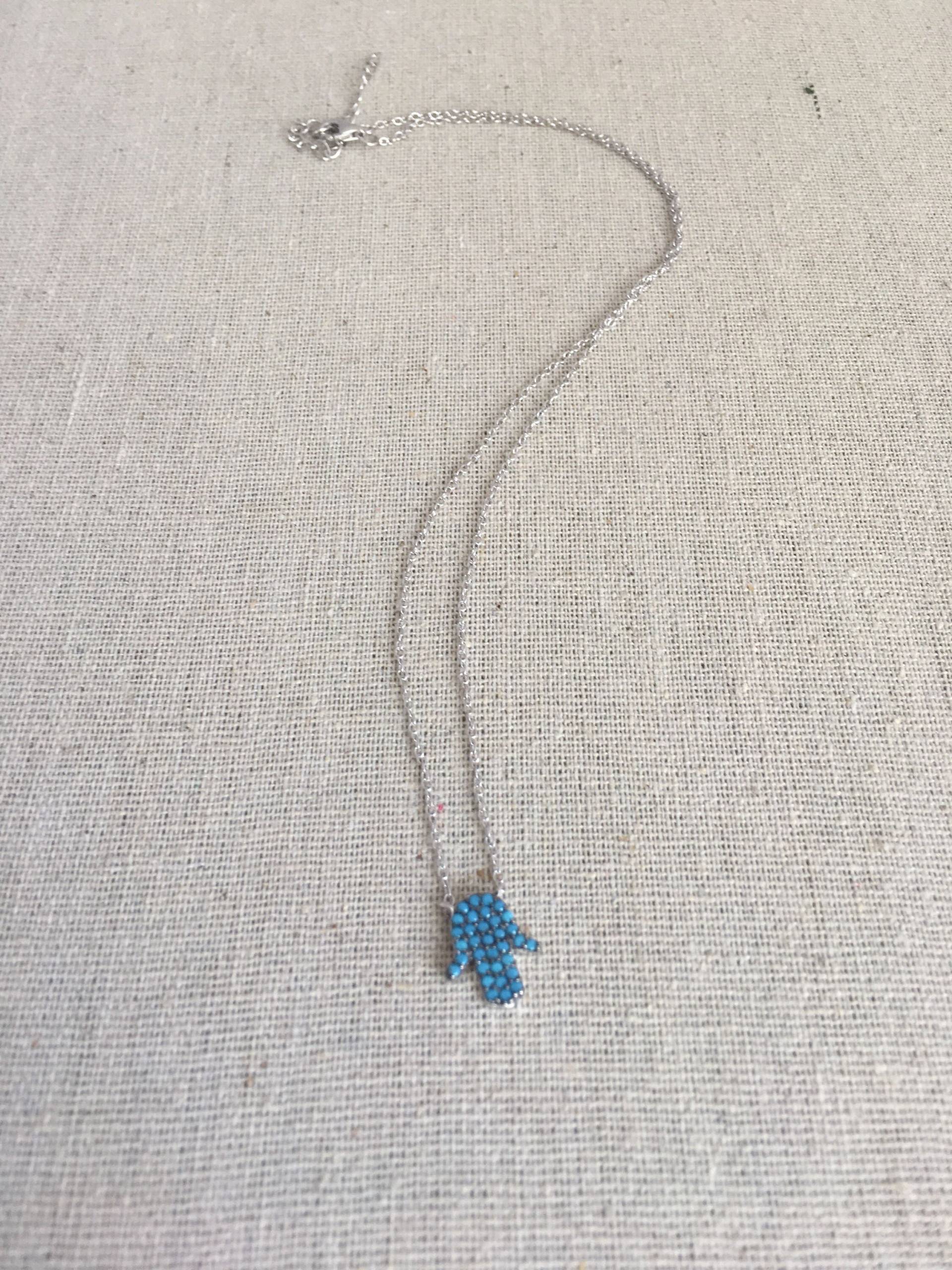 Hamsa Türkis Silber Charm Halskette Hamsa Türkis Silber Charm Halskette von AshleyKDesigns