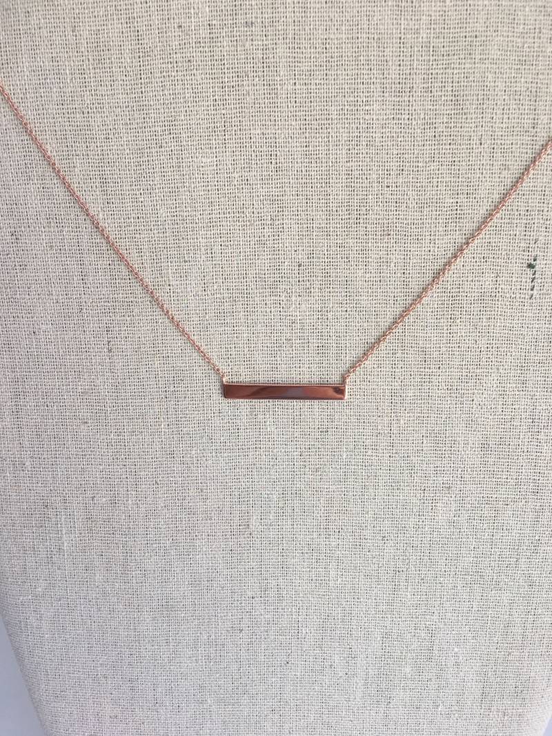 Name Bar Halskette Gravierbare Silber Mit Rose Gold Rhodium Name Bar Halskette Gravierbare Silber Mit Rose Gold Rhodium von AshleyKDesigns