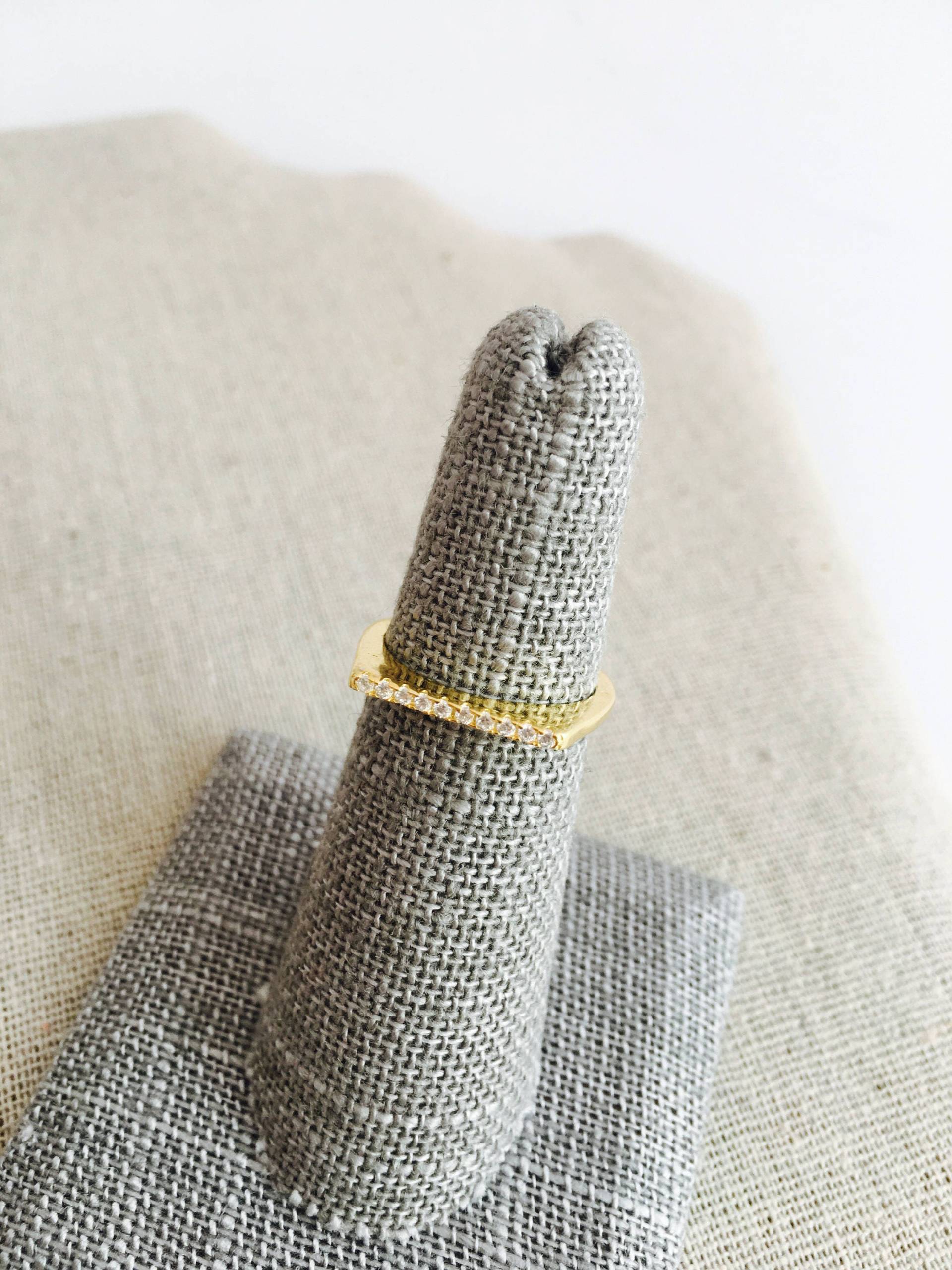 Silber Bar Stapelbar Ring Vergoldet Einfachen Schicken Mit Cz Silber Bar Stapelbar Ring Vergoldet Einfachen Schicken Mit Cz von AshleyKDesigns