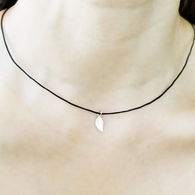 Trendige Casual Eleganz Einfache Schicke Seide Nylon Schnur Gold Gefüllt Blatt Anhänger Halsband Stil Halskette Geschenk Trendige Casual Eleganz Einfache Schicke Seide Nylon Schnur Gold Gefüllt Blatt Anhänger Halsband Stil Halskette Geschenk von AshleyKDesigns