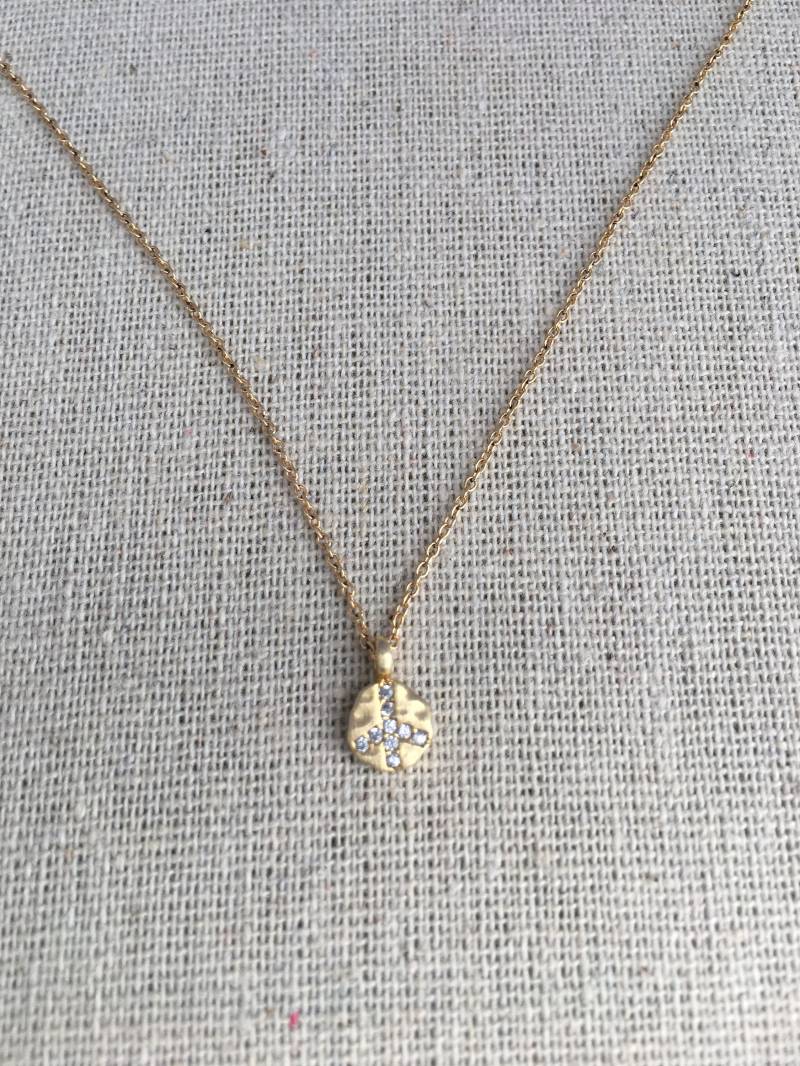 Zierliche Peace Charm Gold Filled Halskette Zierliche Peace Charm Gold Filled Halskette von AshleyKDesigns
