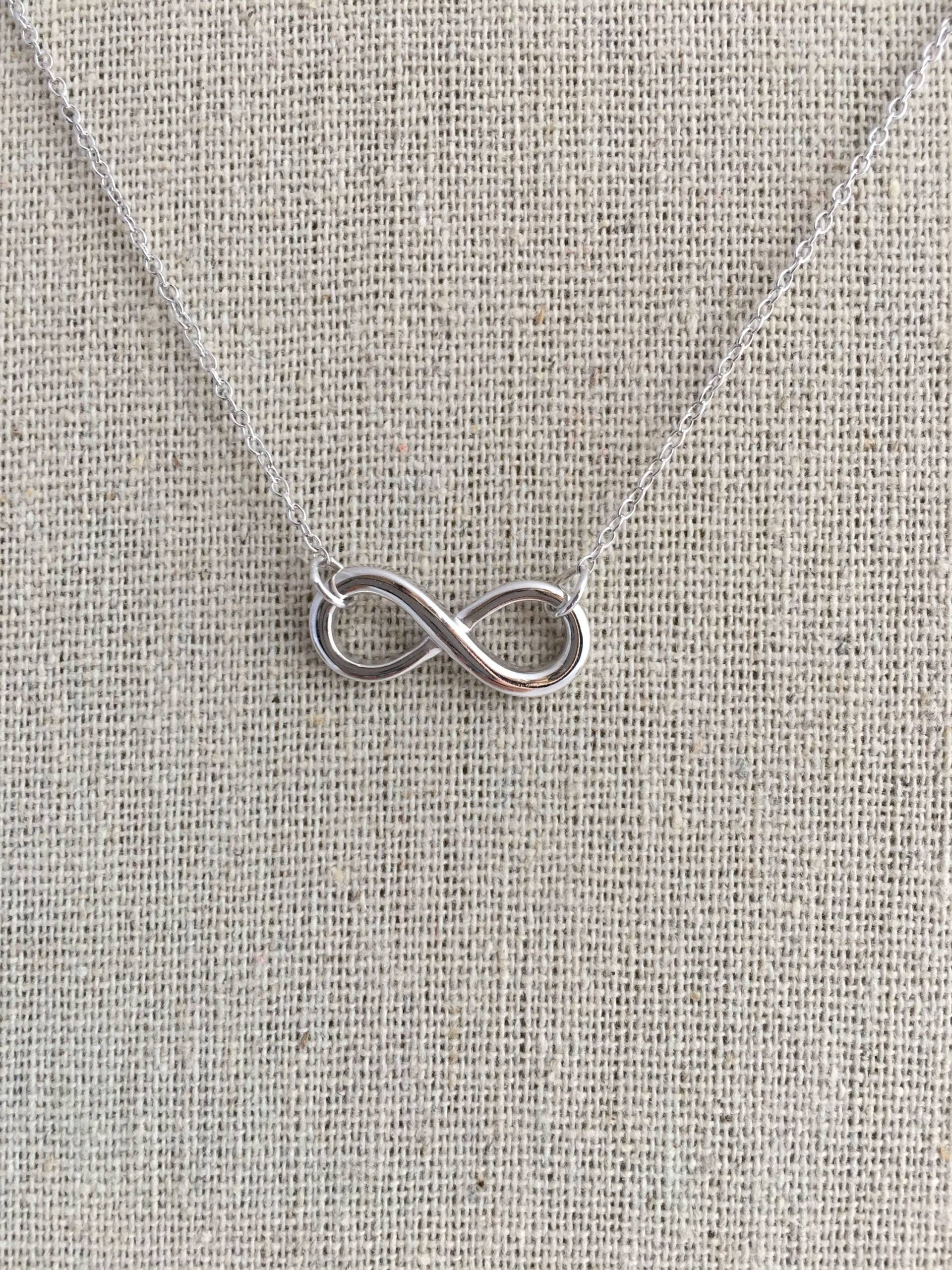 sterling Silber Infinite Infinity Charm Halskette Zierliche Everyday Perfekt Für Den Layering Mit Anderen Dainty sterling Silber Infinite Infinity Charm Halskette Zierliche Everyday Perfekt Für Den Layering Mit Anderen Dainty von AshleyKDesigns